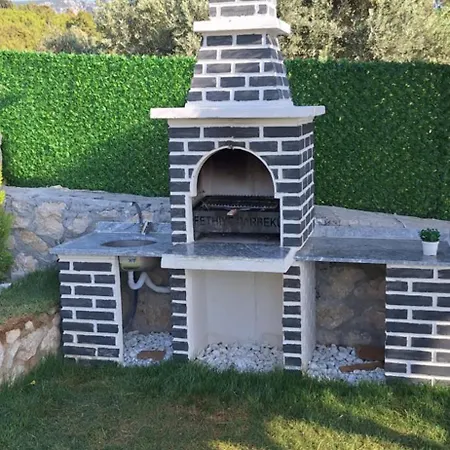 Havuzlu Tas Yapi Kiralik Willa Kadikoy (Fethiye)